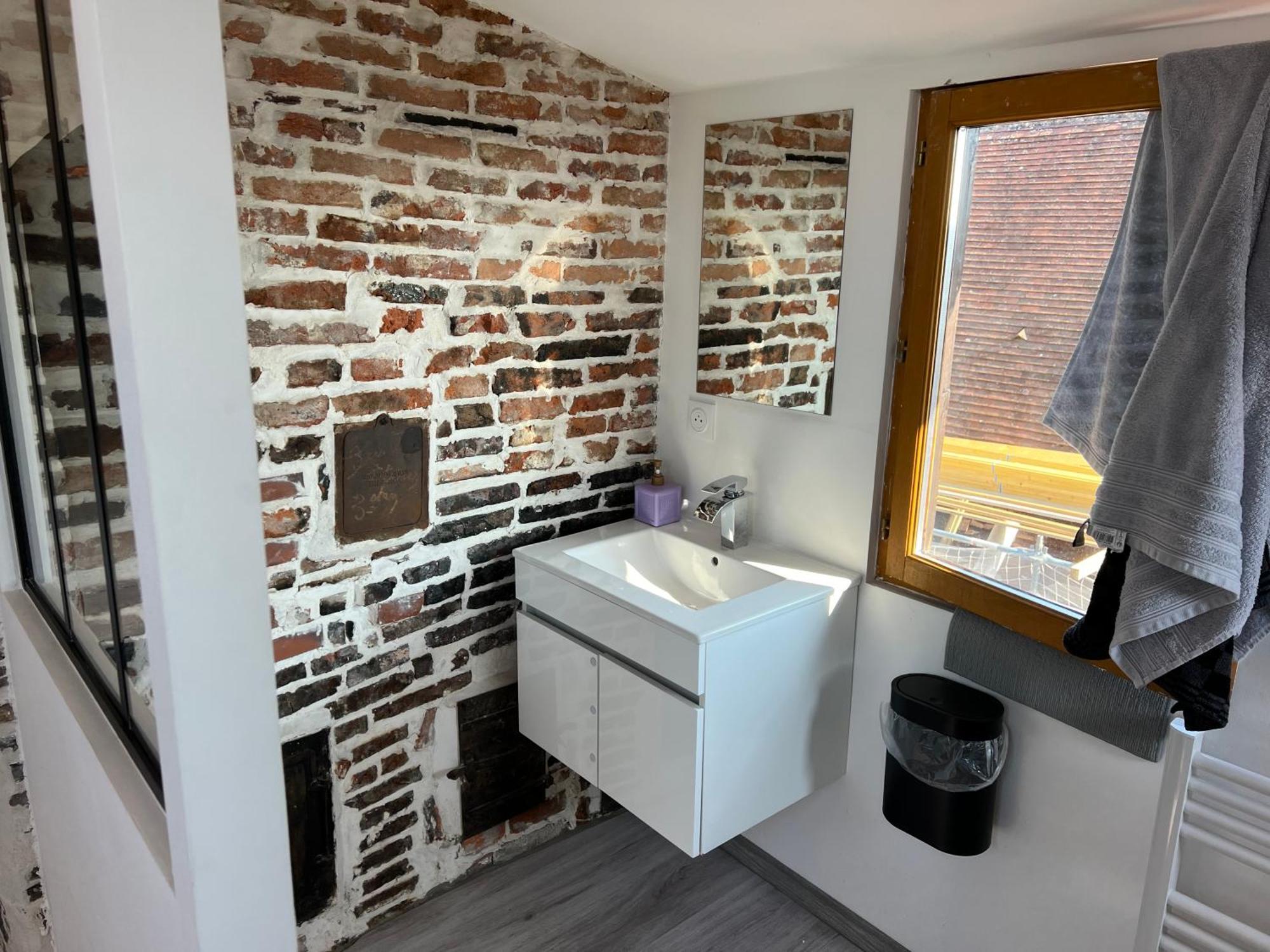 Bellevue Appartement Sous Les Toits Hypercentre Climatise Dole Luaran gambar